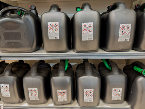 Storage Containers for Hazardous Chemicals: Safety and Compliance