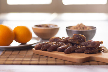 breakfast with dates and cereal