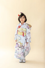 七五三7歳の着物のかわいい女の子