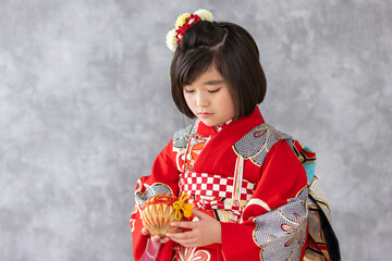 七五三7歳の着物のかわいい女の子