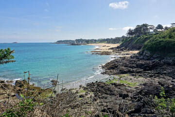 GR 34 le sentier des douaniers en Bretagne en France : de Saint-Malo à Lancieux (Dinard, plage de Saint-Lunaire, baie de Lancieux, Abbaye de Saint-Jacut)