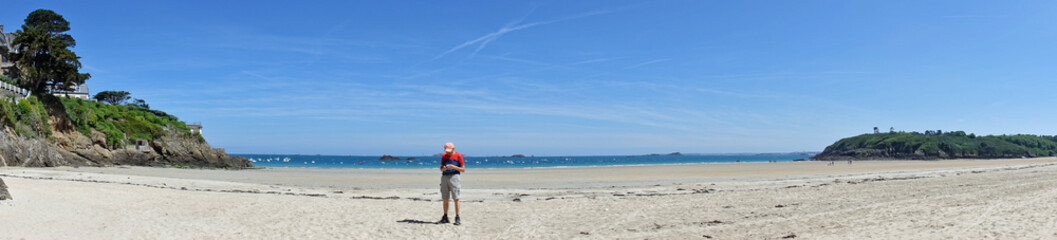 GR 34 le sentier des douaniers en Bretagne en France : de Saint-Malo &agrave; Lancieux (Dinard, plage de Saint-Lunaire, baie de Lancieux, Abbaye de Saint-Jacut)