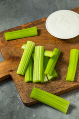 Green Raw Organic Celery Sticks