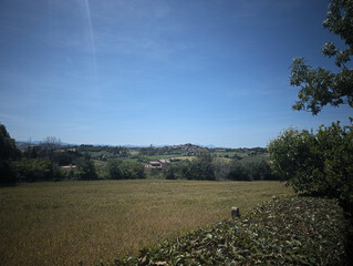 Mondolfo visto dalle campagne marchigiane