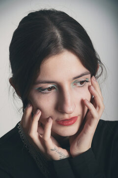 model beim fotoshooting makeup nahaufnahme geischt portrait