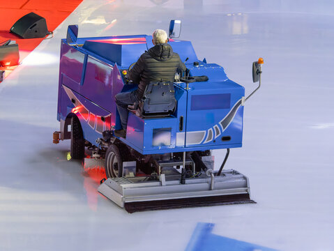 Professional Ice Resurfacing Machine with Operator