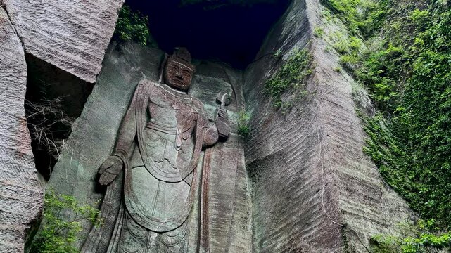 千葉・鋸山の日本寺の百尺観音