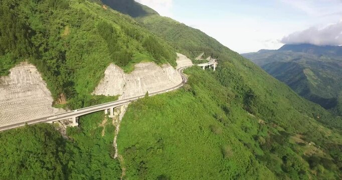El T&uacute;nel de Amag&aacute;, tambi&eacute;n conocido como el T&uacute;nel La Siria, es una obra clave de infraestructura vial en el suroeste de Antioquia, Colombia. Forma parte del proyecto Pac&iacute;fico 1, una de las autopistas 