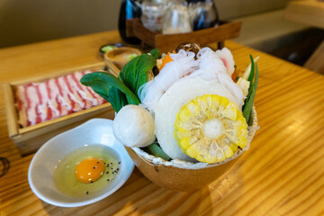 Beautifully sliced ​​meat and vegetable set