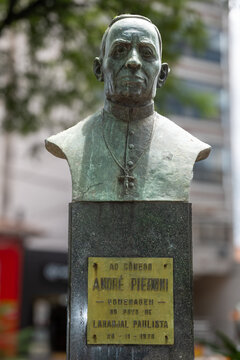 Homenagem ao C&ocirc;nego Andr&eacute; Pieroni em Laranjal Paulista! Reconhecimento a um importante nome da nossa hist&oacute;ria.