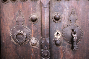 Different knocker for men and women, Iran