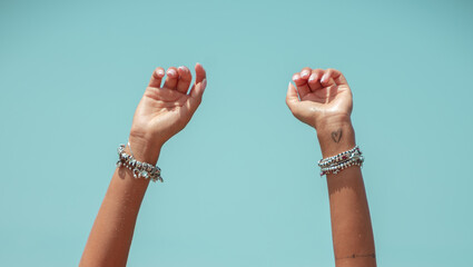 hands in handcuffs