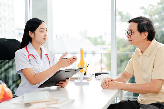 doctor who consults patients with osteoarthritis, arthritis, knee and joint pain, gout infection, tendon injuries, sprains or strains, torn cartilage, tendonitis, chronic stress, and knee muscle swell