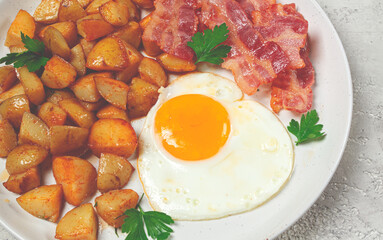 Polish breakfast, fried potatoes, with egg and bacon, homemade, no people, breakfast,