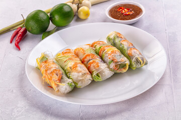 Vietnamese spring roll with prawn