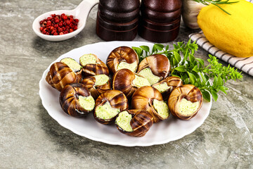 Fresnch escargort with basil butter