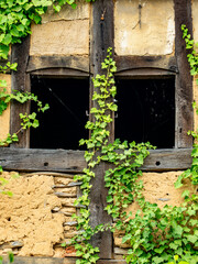 Gebäudeschäden an einem historischen Fachwerkhaus