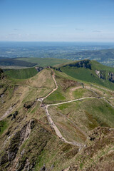 La randonnée pour le sommet du Puy de Sancy au printemps, en Auvergne dans le massif central Mont-Dore