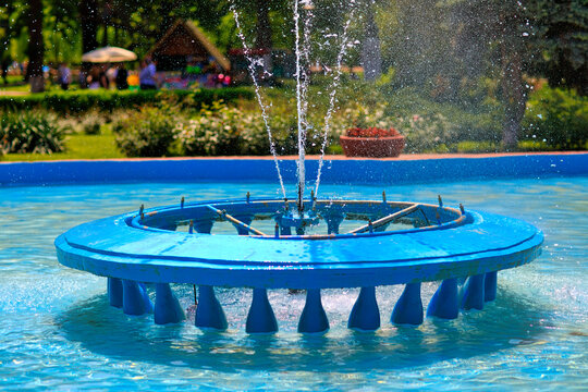  Blue artesian fountain in the city s central park, City inspiration, Roman Municipal Park 