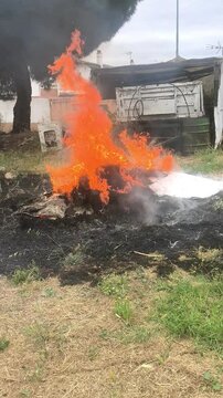 Quema de residuos s&oacute;lidos en parcelas prohibidos por calor excesivo 