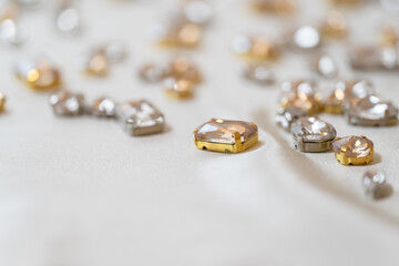 ラインストーンが煌めく美しい背景素材