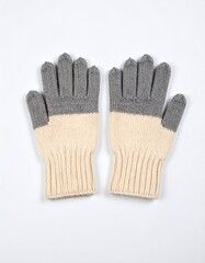 Guantes de lana tejidos