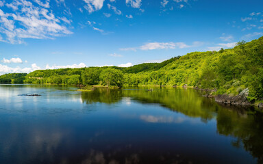 Obraz premium Scenic View of St. Croix River over the cliffs