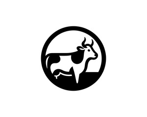 Fototapeta premium Vector cow head silhouette in bold style