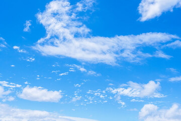 雨上がりの澄んだ青空と白い雲48