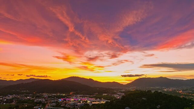 Time lapse of Khao Rang Viewpoint at dusk an important landmark in Phuket Town
Khao Rang Viewpoint offers a panoramic view and the twinkling lights of Phuket Town at night, which are beautiful.