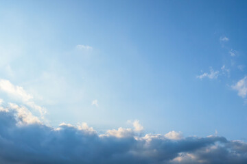 Obraz premium 6月の空 夕方が青空と雲05