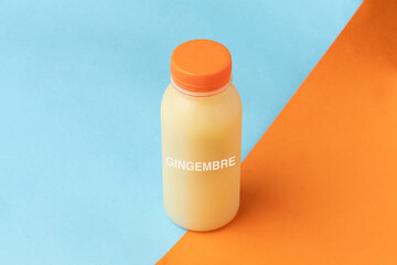 Bouteille de jus de gingembre naturelle