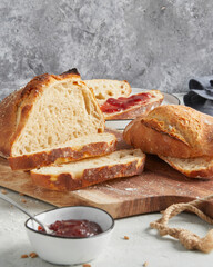 Selbstgebackenes Brot