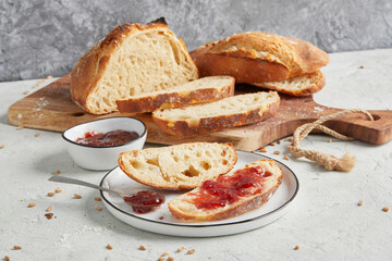 Selbstgebackenes Brot