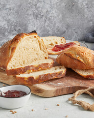 Selbstgebackenes Brot