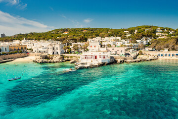 Estate in Salento: Il mare blu cristallino di Santa Caterina, Nardò, Lecce, Puglia, Italia