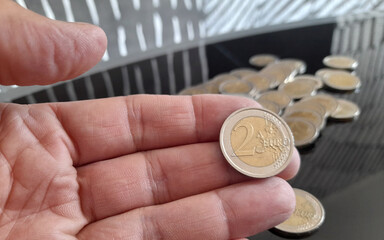 Raccolta di monete da 2 euro - collezione e ricchezza