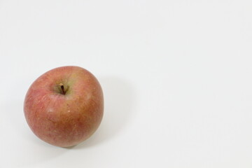 食欲そそる日本の赤いリンゴ、栄養満点