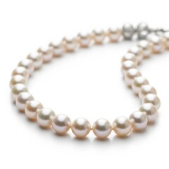 Obraz premium Elegant Cream Pearl Necklace on White Background