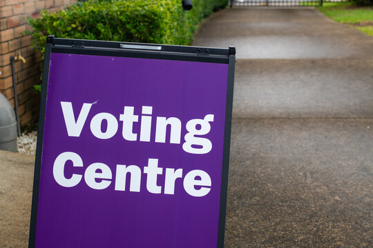 a-frame sign with &quot;voting centre&quot;