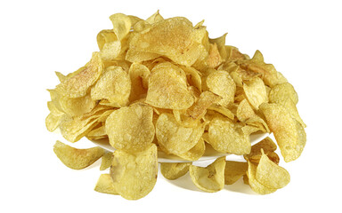 chips de pomme de terres sur fond blanc