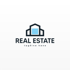 Fototapeta premium Modern Minimalist Real Estate Logo Design