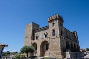 Naklejka premium Crecchio, Abruzzo. The Ducal Castle De Riseis-D'Aragona