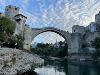 Obraz premium bridge over the river in Mostar bosnia