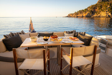 Dinner at sunset on board a luxury boat