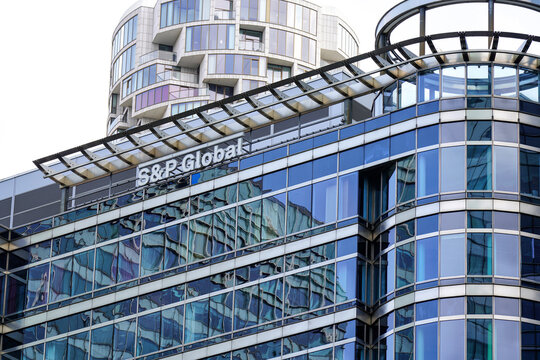 S&P Global Modern Tower Building Facade Logo, Name Sign, Corporate Skyscraper Exterior, Canary Wharf, Global Financial District, London, England, UK, June 2025
