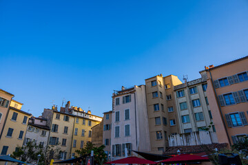 Dans les rues de Toulon ville de la méditerranée en France