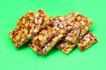 Peanut bars with sweet caramel