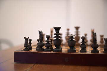 antichi scacchi in legno