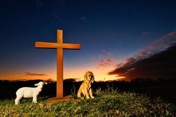 Dawn Cross Lamb Lion © rghenry